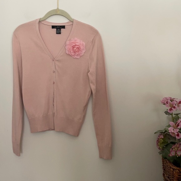 Silx August Silk Pink Cardigan with removable flower - Picture 2 of 10